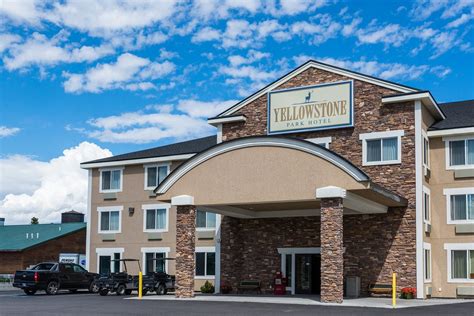 yellowstone park hotel phone number